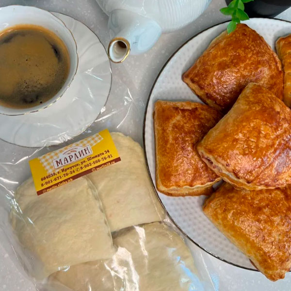 Фото Слойка с малиной слоено-дрожжевая