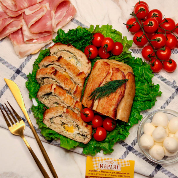 Фото Рулет куриный с сыром и зеленью 