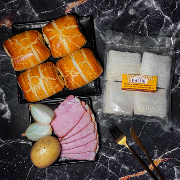 Фото Слойки с картофелем, беконом и карамелизированным луком